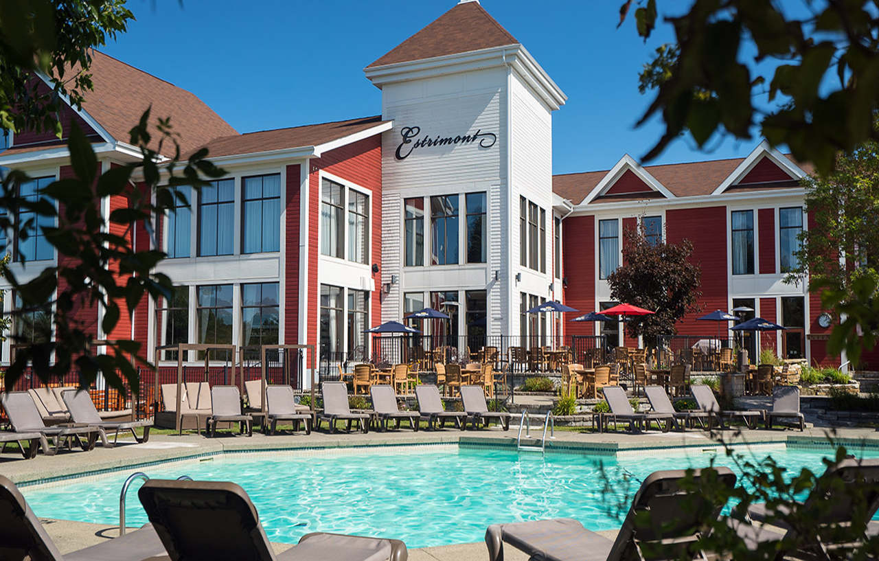 Estrimont Hotel Magog Buitenkant foto